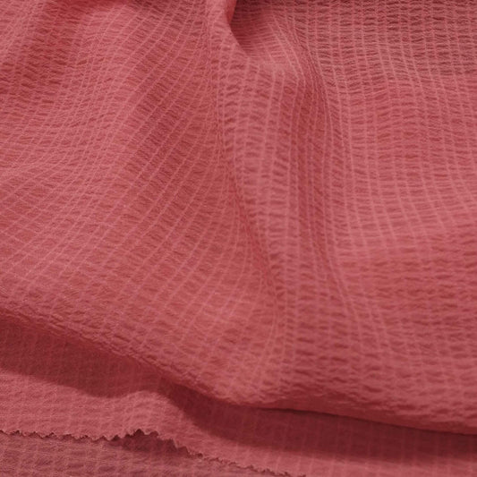 בד פוליאסטר דק עם טקסטורה של משבצות