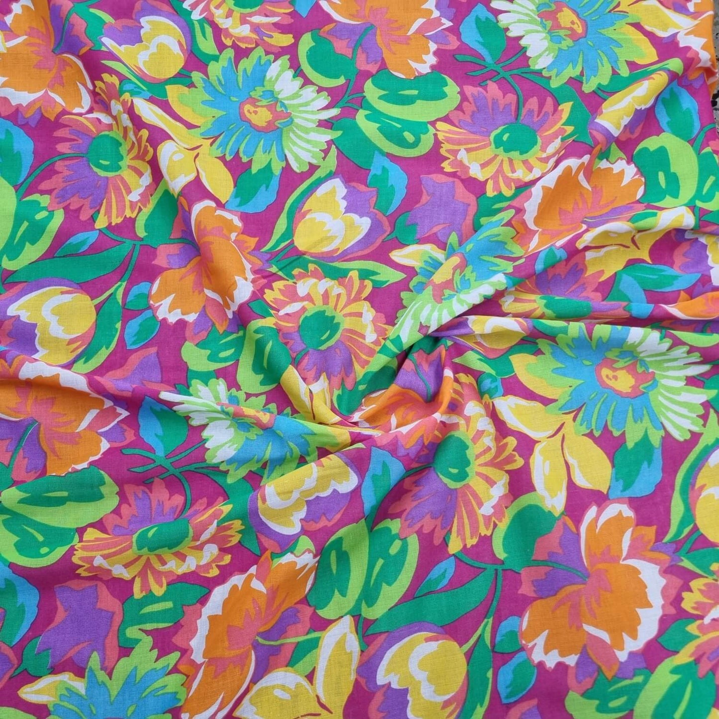 וואל כותנה קשיח בהדפסי פרחים