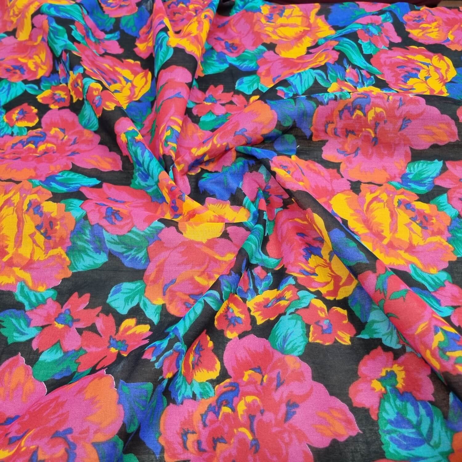 וואל כותנה קשיח בהדפסי פרחים