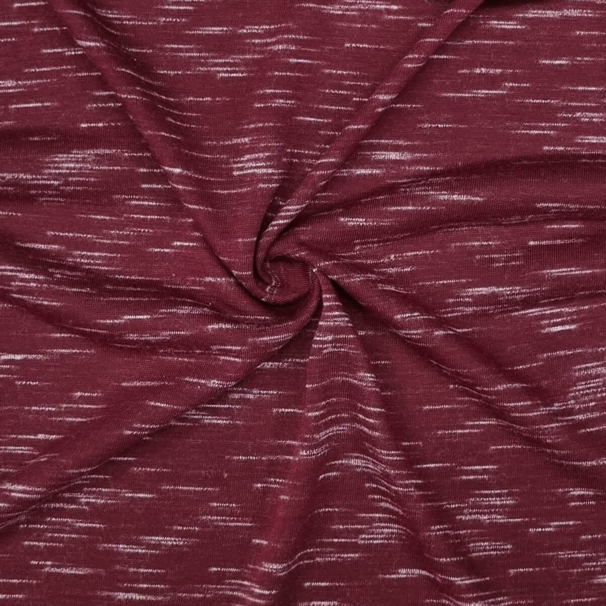 סריג דק בסגנון&nbsp;Space Dye עם משחקי גוון עדינים