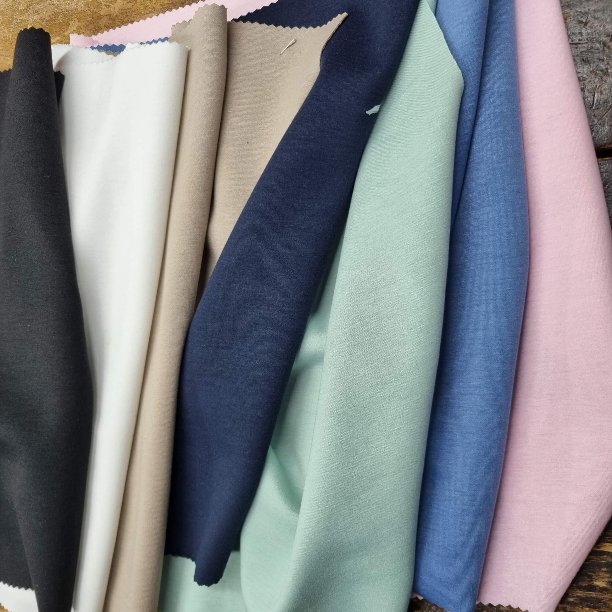 בד מודל דמוי קולקציה