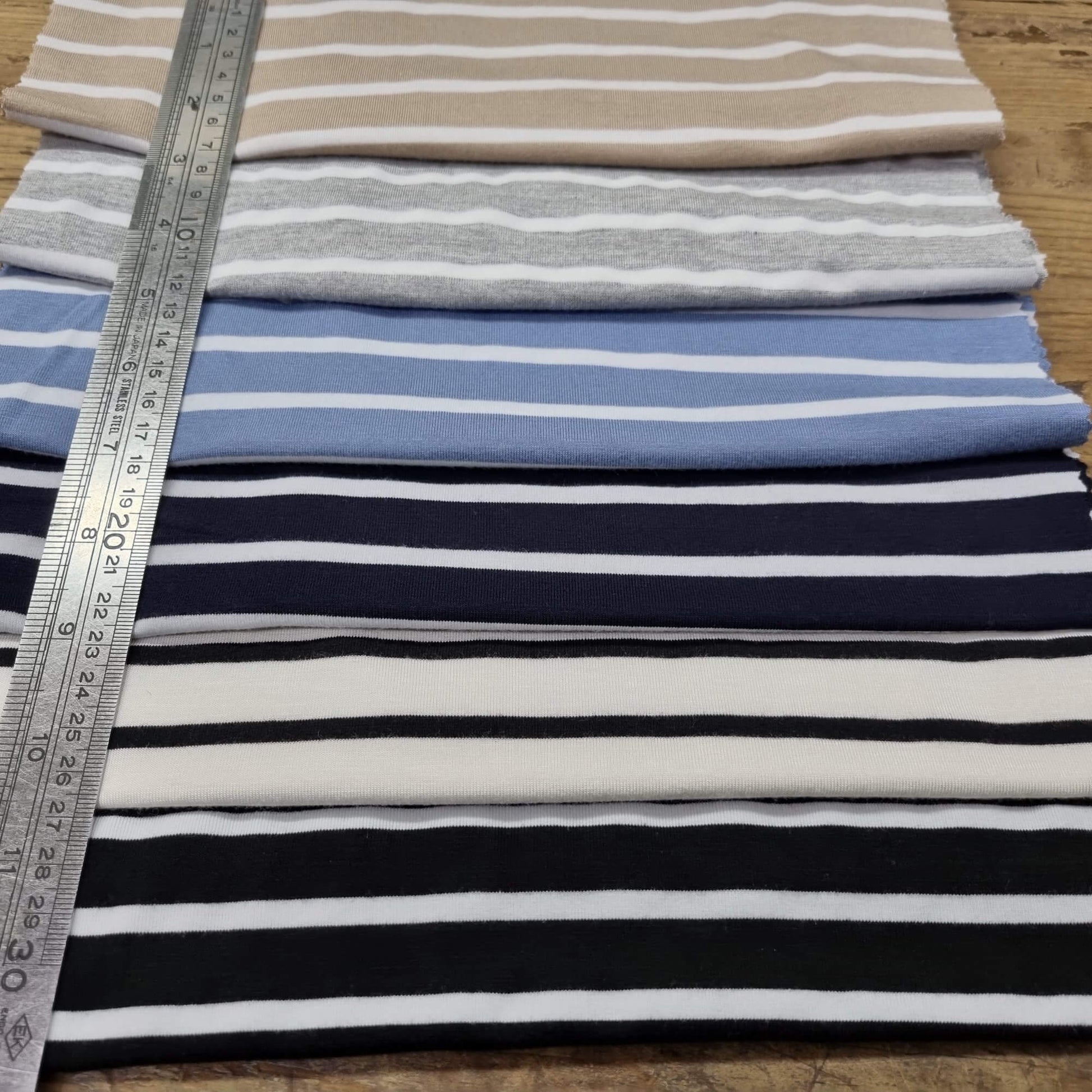 בד טריקו סימפוניה פסים