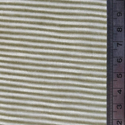 בד סריג דק עם פסים צרים